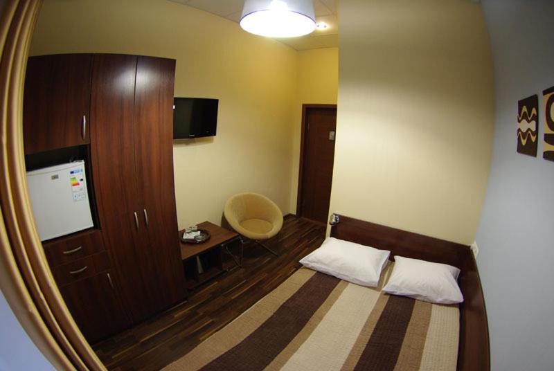 Hotel Darnitskiy Kiev Habitación foto